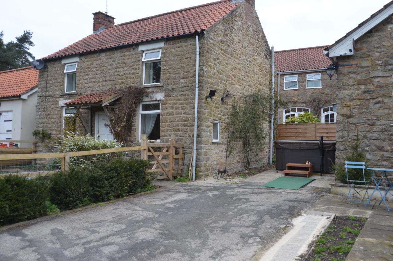Middlehead Cottages Pickering Eksteriør bilde