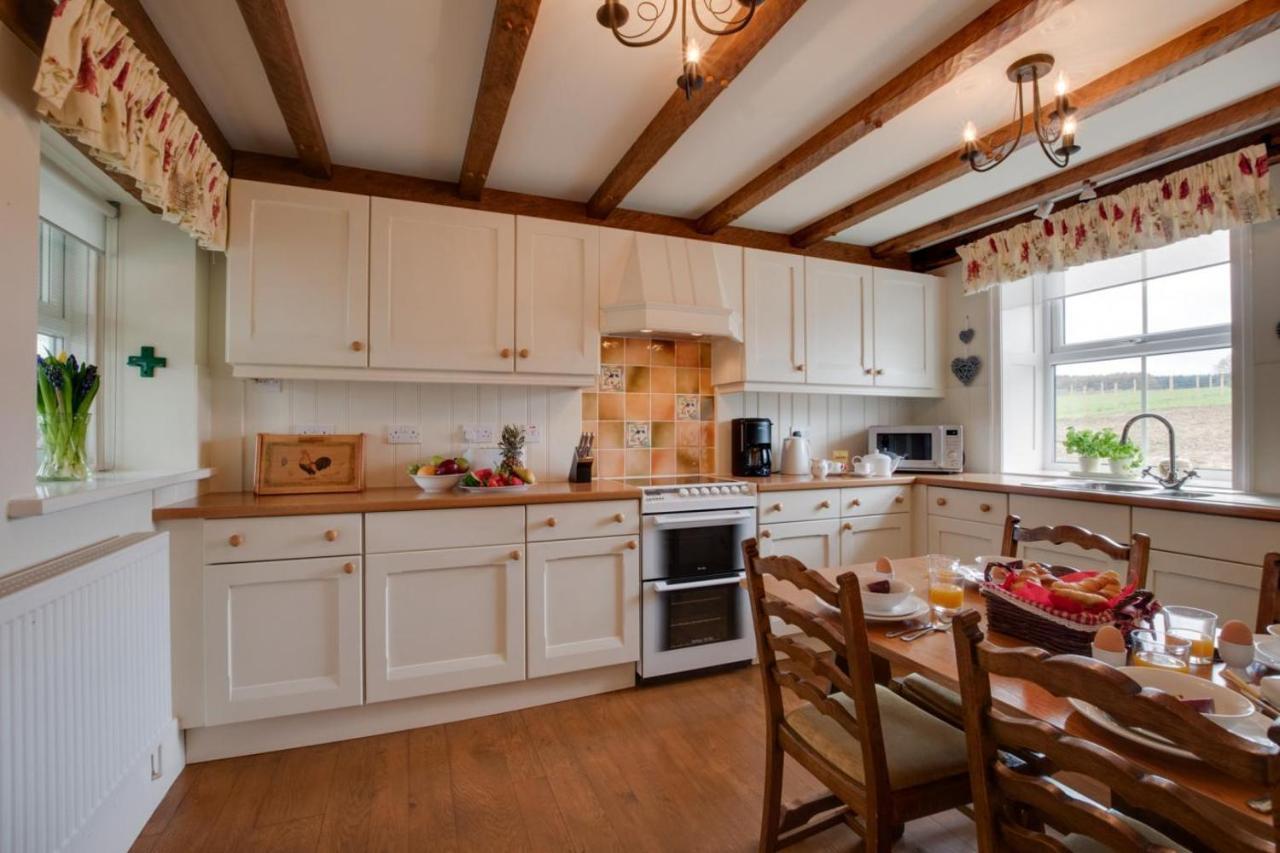 Middlehead Cottages Pickering Eksteriør bilde